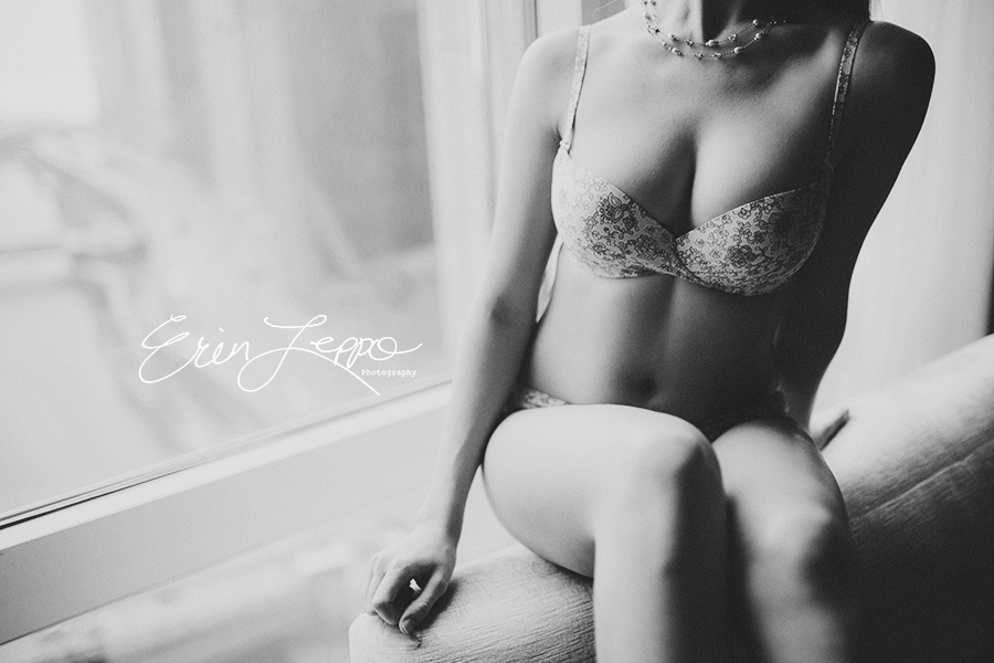 chicago boudoir photographer trump tower hotel-12